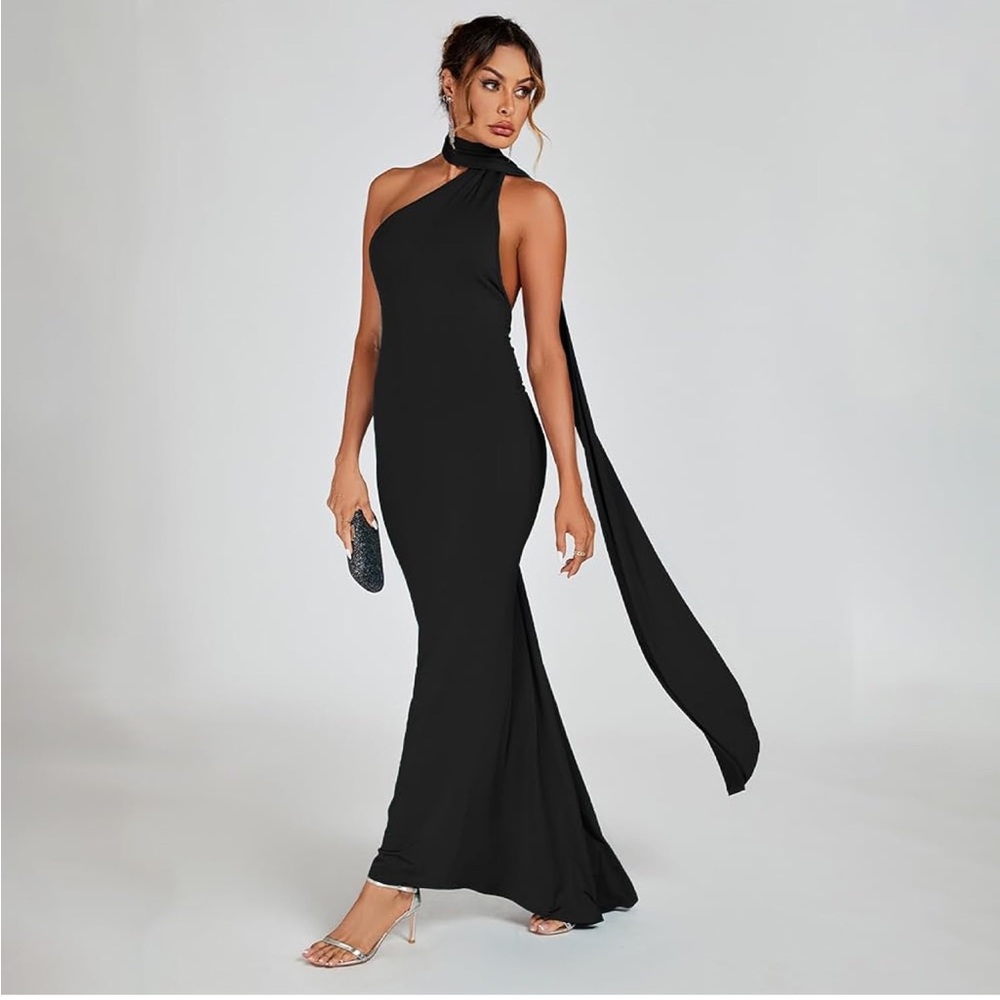 Elegant Black One-Shoulder Dress - Picture 6 of 7